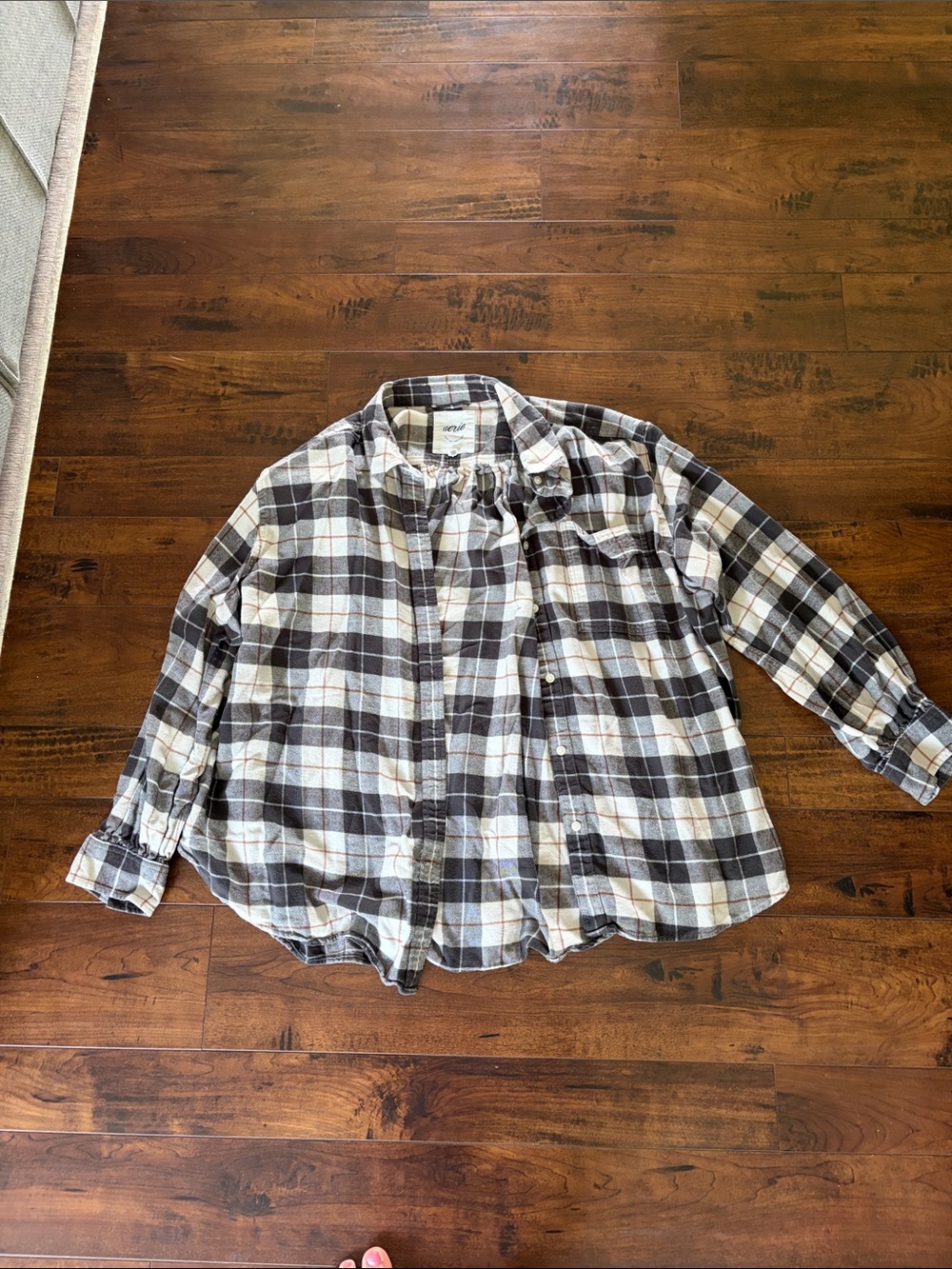 aerie Black, White & Gray Plaid Button-Up Shirt